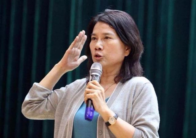 “铁娘子”董明珠:丈夫早逝至今单身,她也有普通妈妈的烦恼