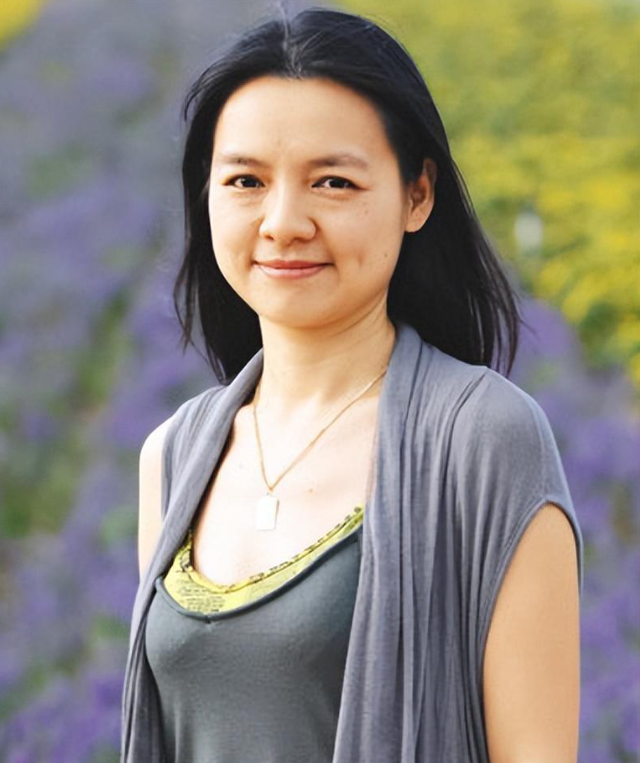 棋后诸宸:嫁卡塔尔王室后放弃中国籍,接受一夫多妻,如今后悔吗