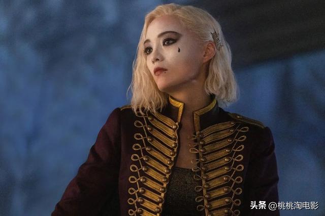 “银护螳螂妹”庞·克莱门捷夫时尚杂志大片,戏里搞笑戏外冷艳