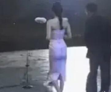 杨幂穿“假屁股”打造翘臀?生图曝光引争议,为了美很拼了