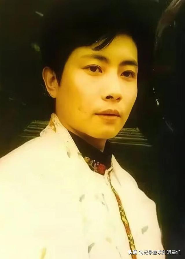 原来西游记中有三个唐僧是三个不同男演员来饰演的，演技精湛！
