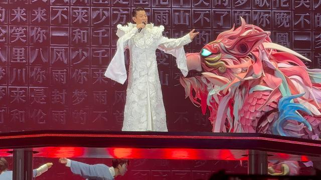 东部战区《中国人》,繁体字非常用心,又暗示六代机