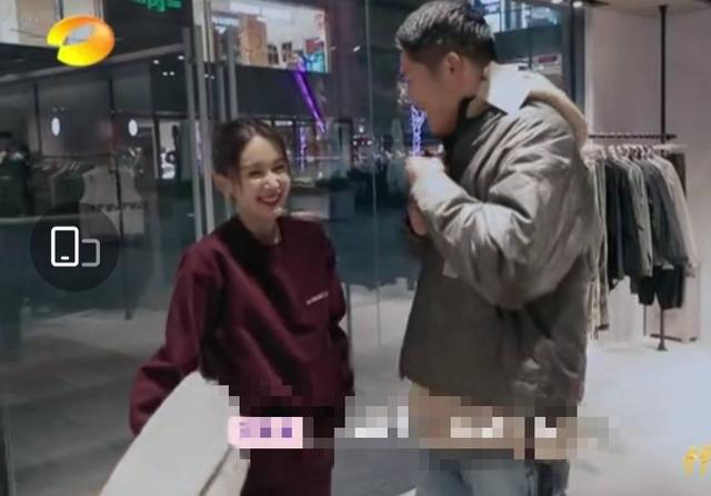 王子文首承认有孩子,晒合照表白儿子,经纪人表示其生父身份保密