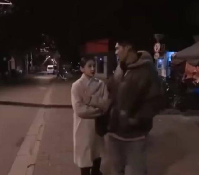 王子文首承认有孩子,晒合照表白儿子,经纪人表示其生父身份保密