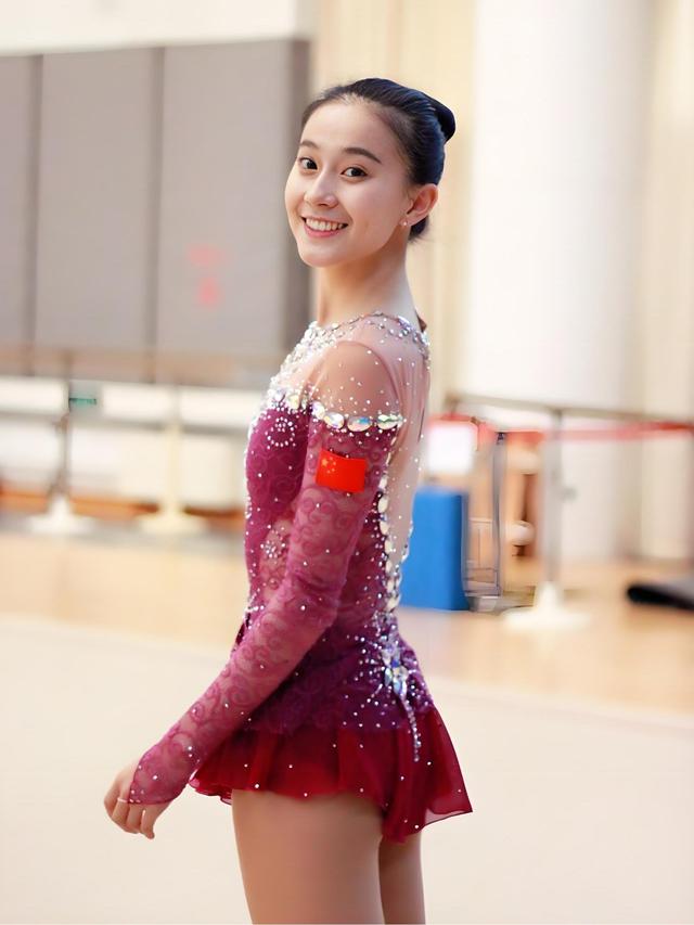 体操女神张豆豆:“挺胸照” 出圈,嫁孙杨的逆袭爱情与事业