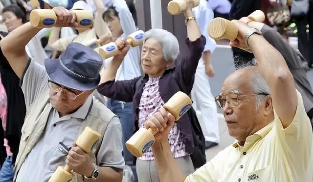 日本现80岁高龄妓女,大量老人涌入色情业,这种现象值得中国警示