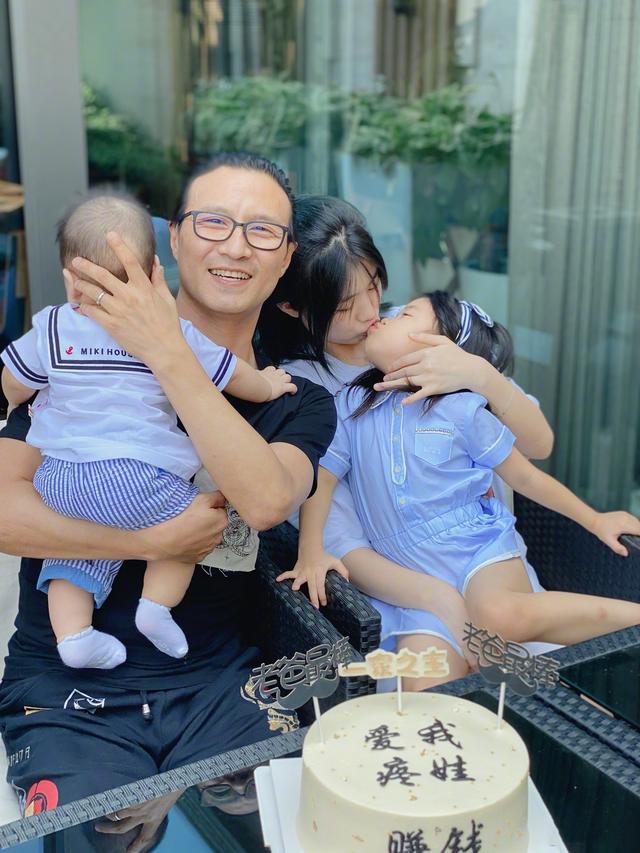 看了邱淑贞、毛阿敏、汪峰这些明星的女儿,才发现遗传是门玄学