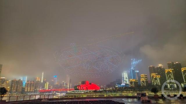 市民想看“火锅”?安排!重庆无人机表演秀“宠粉”收官