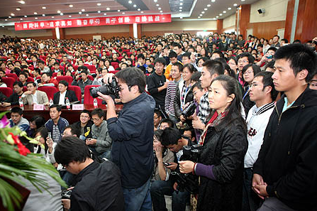 郑强:国内易中天、于丹都不如我,除了院士,我就是顶级教授