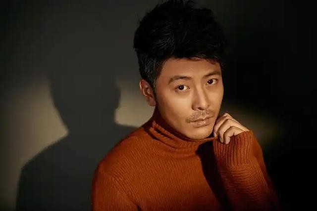 吴其江他长得帅演技好,能叫上他名字的人并不多,网友:早就该火了