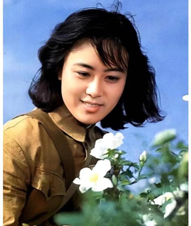 周里京、吴玉芳主演的电影《人生》,陈晓、李沁能超越吗?