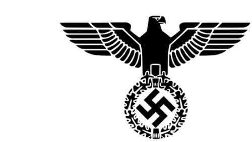 特朗普竞选T恤上新,美媒批其印有类似“纳粹标志”图案,结果反挨批……