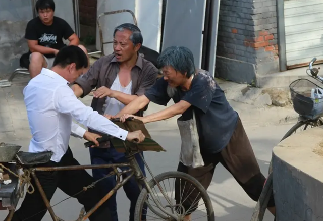 电影《怪友》:缓解难以就业阶层阶级的矛盾与忧虑