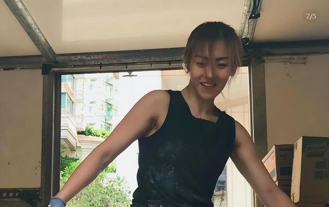 还记得“最美搬运工”朱芊佩吗?她完成逆袭,靠搬运货物年赚百万