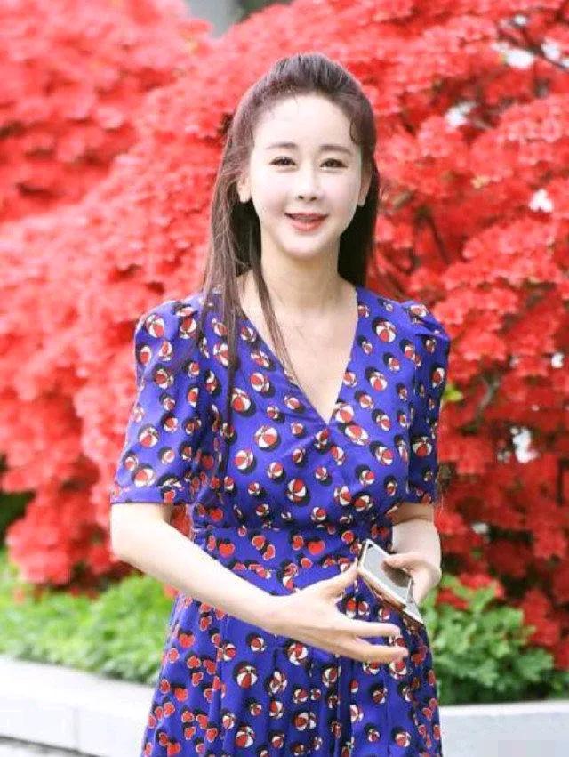 他是热门歌曲《失眠》的缔造者,咸素媛旧爱,42岁就被韩娱冷藏。