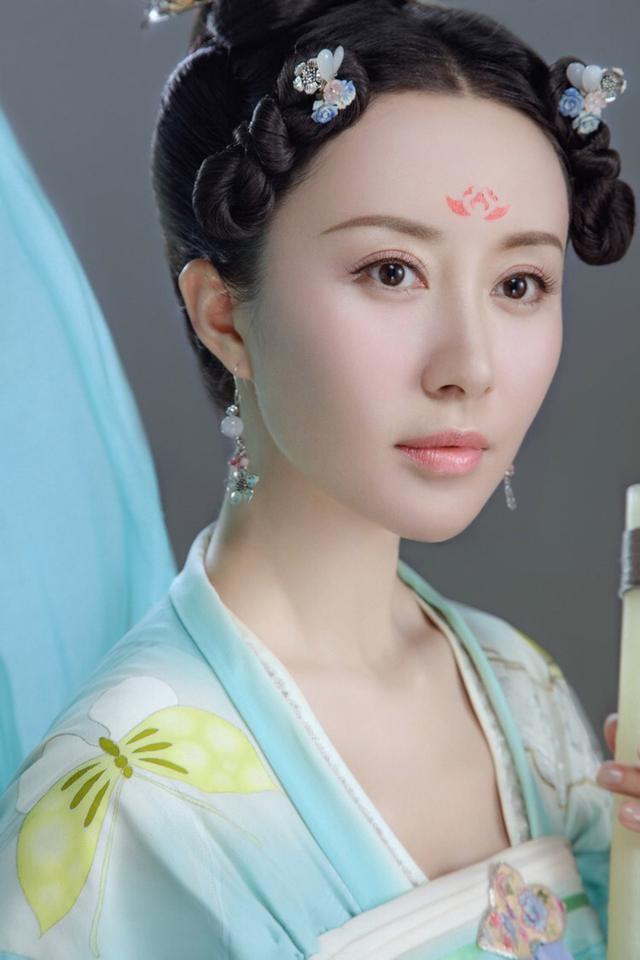 舒畅《大唐荣耀》饰 慕容林致，蕙质兰心，生性温婉、善良、端庄