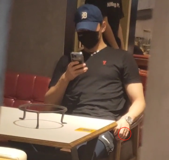 孙杨恋情添实锤!与张豆豆合体逛街被偶遇,两人甜蜜依偎感情稳定