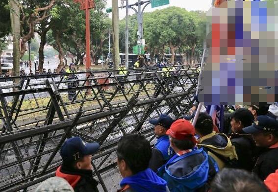 韩国瑜真是民进党“克星”!因这一件事,就把蔡英文、陈菊、赖清德的丑事都翻出来了