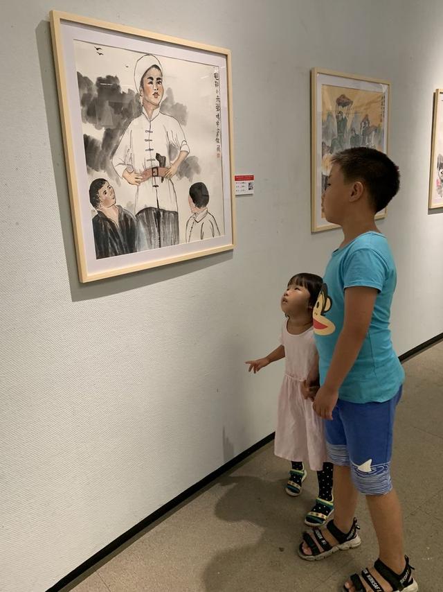 “国防万映·百影百千画”主题展在西安举行