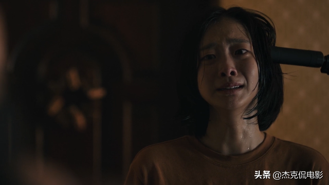 清纯少女被逼成复仇女神,极致暴力的韩国科幻悬疑电影《魔女》