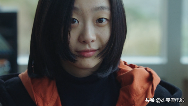 清纯少女被逼成复仇女神,极致暴力的韩国科幻悬疑电影《魔女》