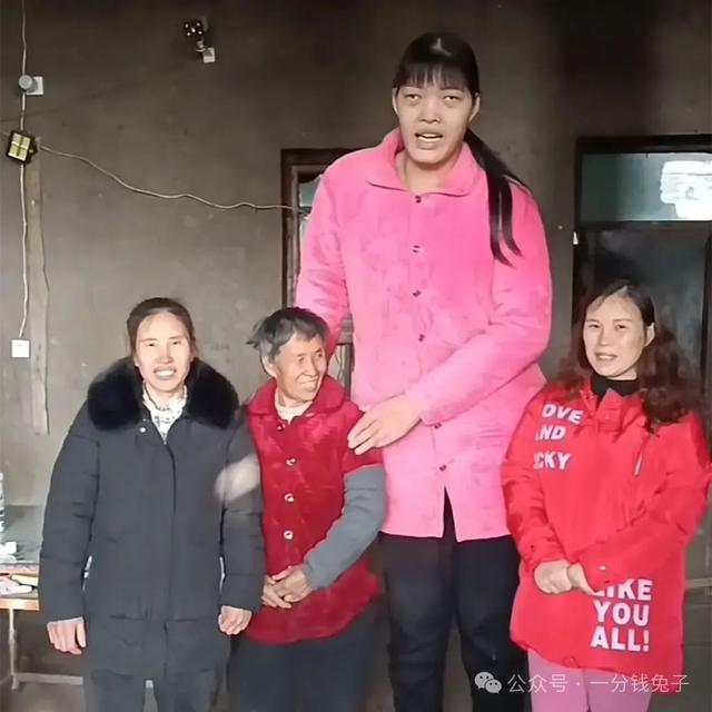 湖南女巨人|23岁高2.3米网红流感病逝 父拒领骨灰