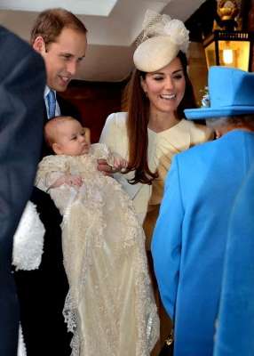 大乔治(11岁乔治从“乔胖”变帅气少年，颜值不输威廉，大长腿绅士范十足)