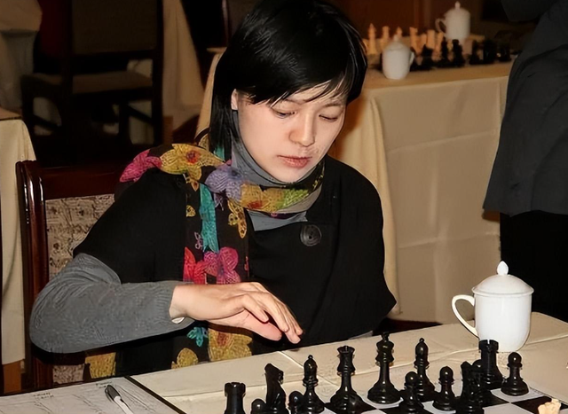 棋后诸宸:嫁卡塔尔王室后放弃中国籍,接受一夫多妻,如今后悔吗