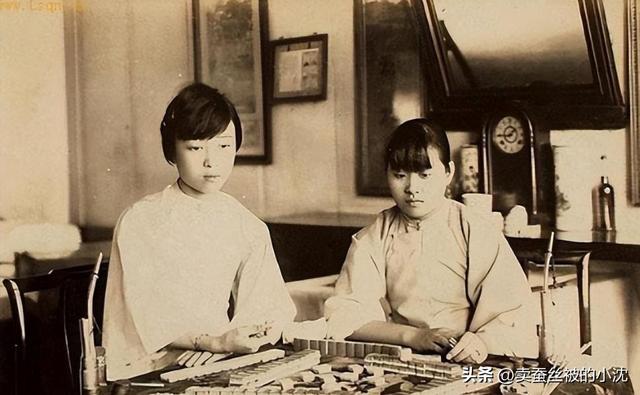 “禁止外泄”的老照片,男女混合脱衣舞俱乐部,让人眼界大开