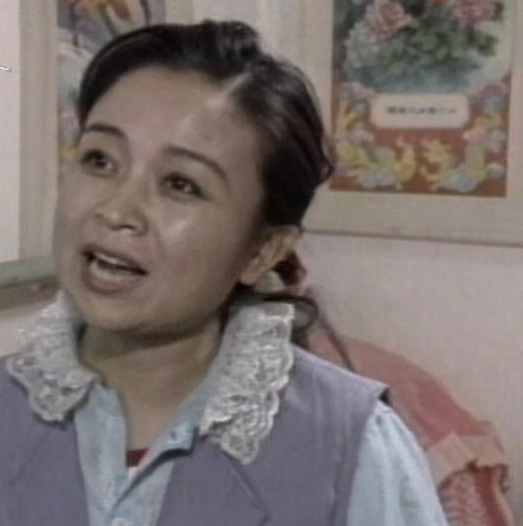 刘莉莉:30多岁相亲嫁圈外人,为家庭放弃事业,如今女儿成她骄傲