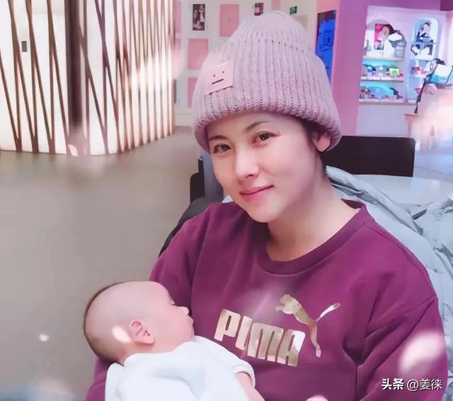 与田亮离婚后,独自陪儿子长大,如今苦尽甘来