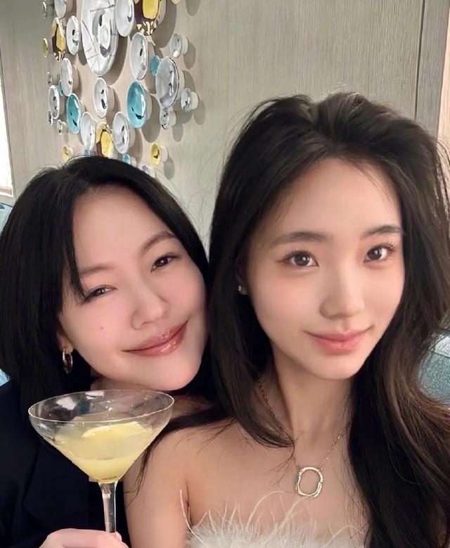 关于小S二女儿Lily许韶恩进军娱乐圈的思考