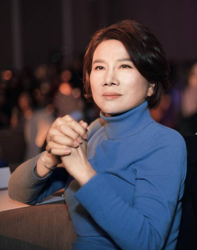“铁娘子”董明珠:丈夫早逝至今单身,她也有普通妈妈的烦恼