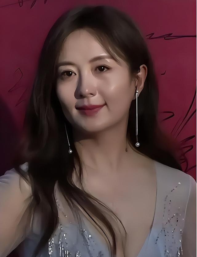 杨童舒:和老公相爱至今,我不是于和伟的老婆,老公是普通商人