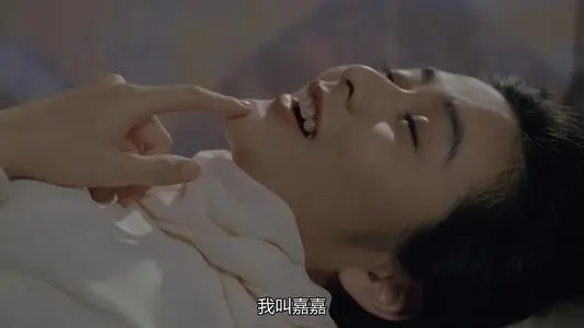 关之琳30年前这部经典,仅仅上映了7天,与梁家辉演绎“人鬼情”