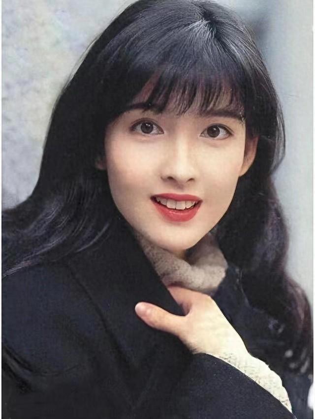 周慧敏提离婚!倪震34年出轨8次,女方忍无可忍,要让他净身出户