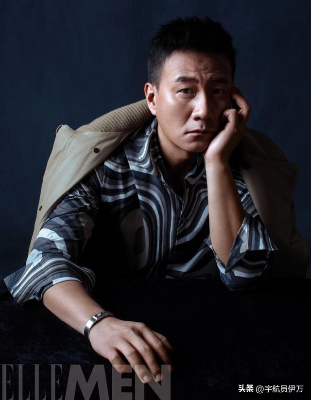 兜来转去,原来胡军的父母是他们夫妻俩!难怪能红遍大江南北