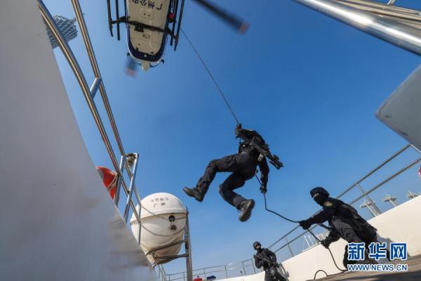南粤警察一日:神兵天降 蛟龙出海