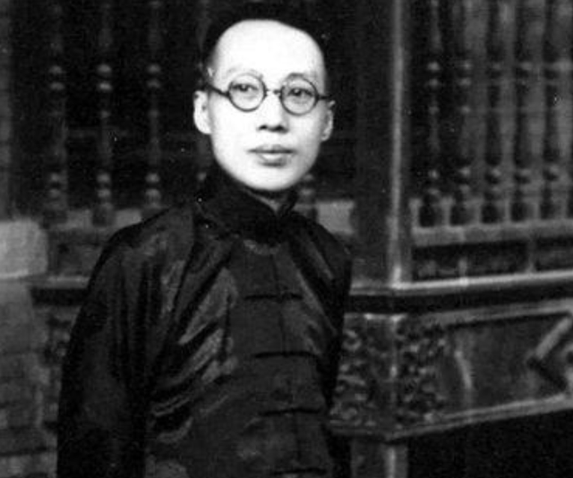 唯一儿子被保姆摔死,余叔岩无子送终,死后妻子焚烧他的珍贵遗物