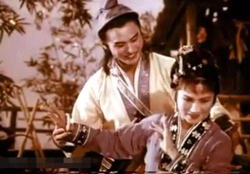 还记得《刘三姐》的演员吗?男主角一生结过三次婚,儿子车祸离世