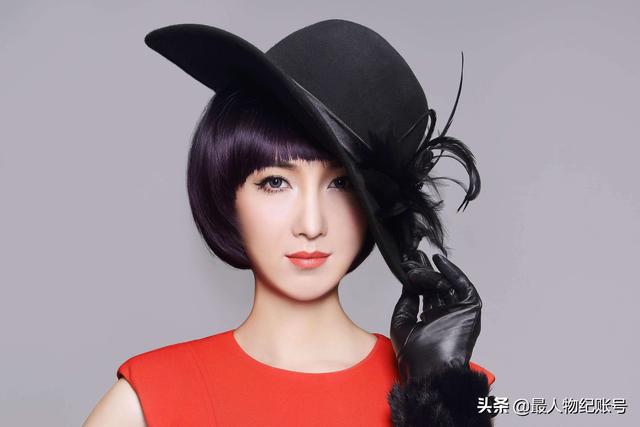 17年前,背母上大学的刘霆,后来变性成为女人,如今怎么样了?