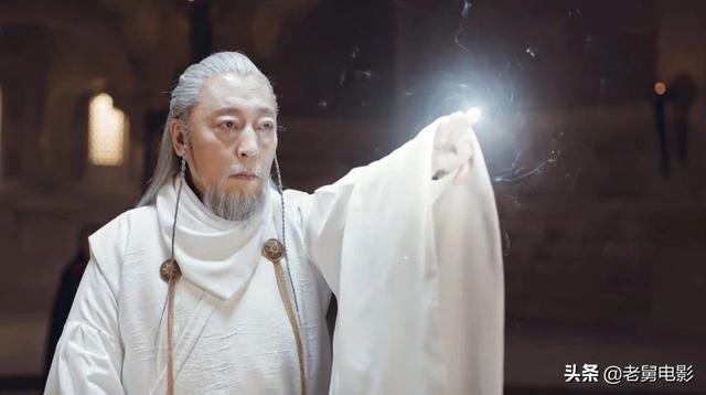 《将夜》中卫光明最重要的任务,是拉着颜瑟这个BUG一起赴死