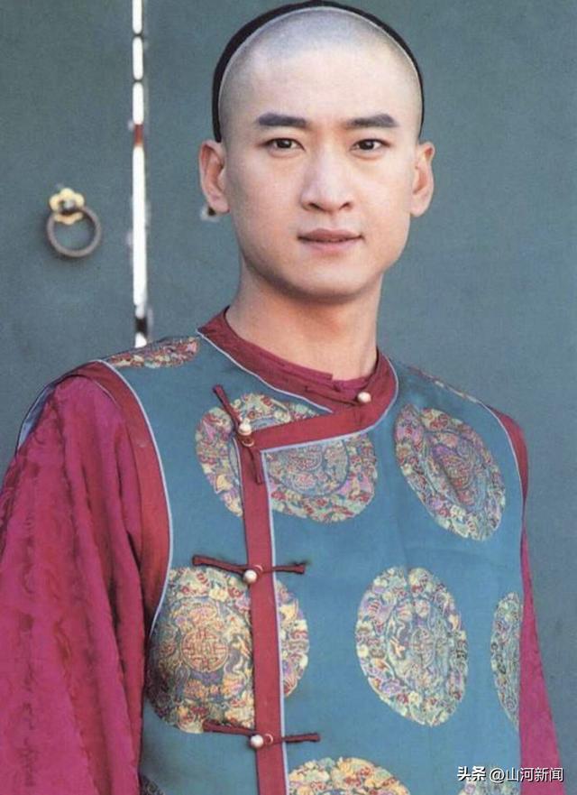 54岁周杰近况:父母双亡太心酸,无戏可拍,跑到乡下种高端大米