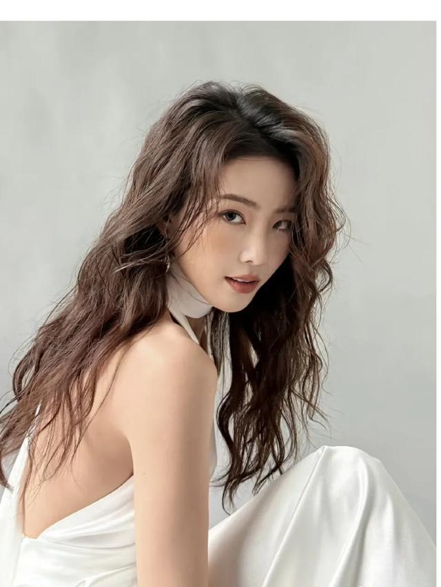 遇见周胜男:尘世中的惊鸿影