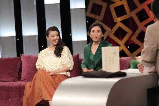 女星黄小蕾:单亲妈妈“闪婚”,她也“闪婚”,而今状况怎样?