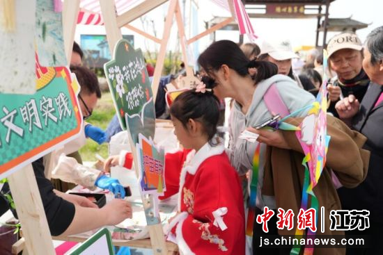 无锡鸿山:“醉”美梨花季音乐歌会开在乡村里