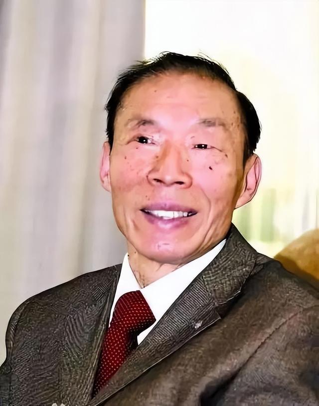1997年我军坚持提前2小时进驻香港,中央:英军撤离暴露重大隐患