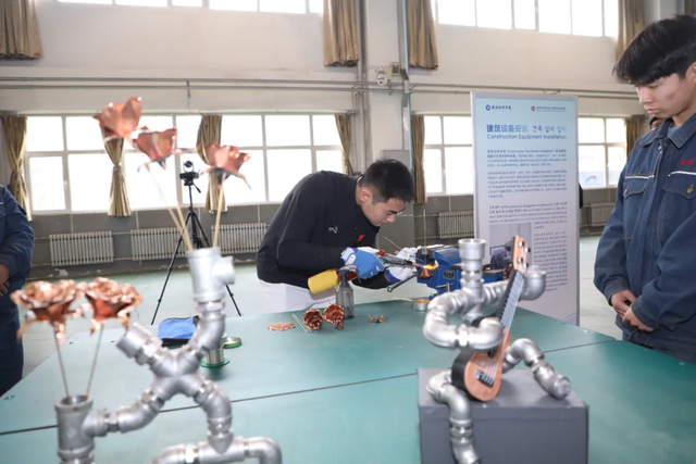 中韩人才技能交流展示在威海技师学院“亮招”