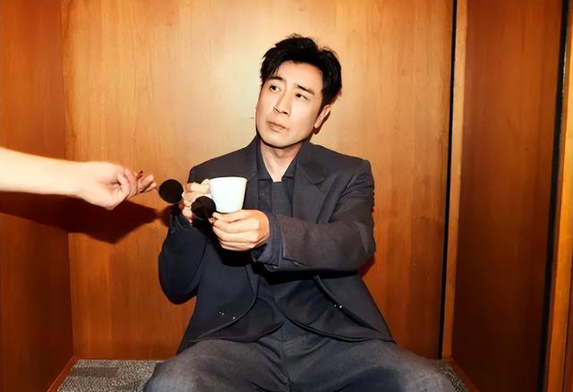 谍战剧《惊变》来袭!阵容雄厚,导演郑晓龙坐镇,爆款预定