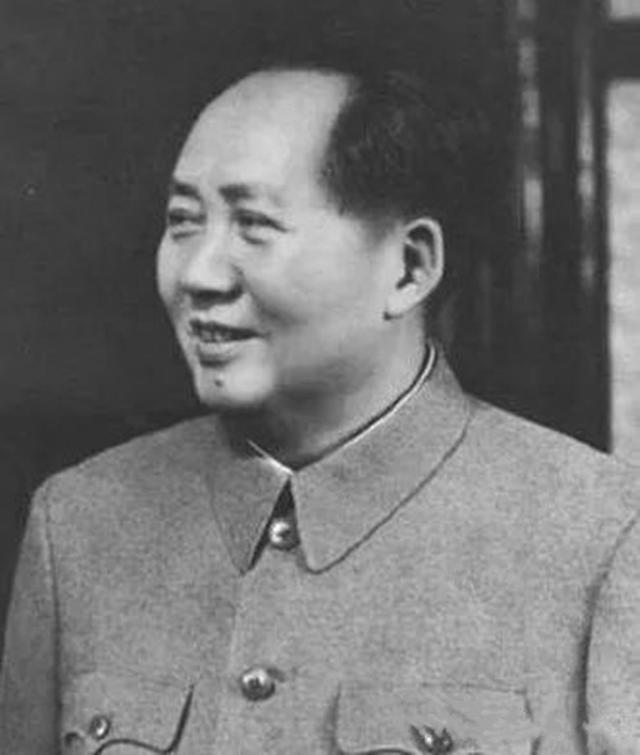 侯宝林用相声逗得毛主席哈哈大笑,主席大赞:侯先生,再来一个